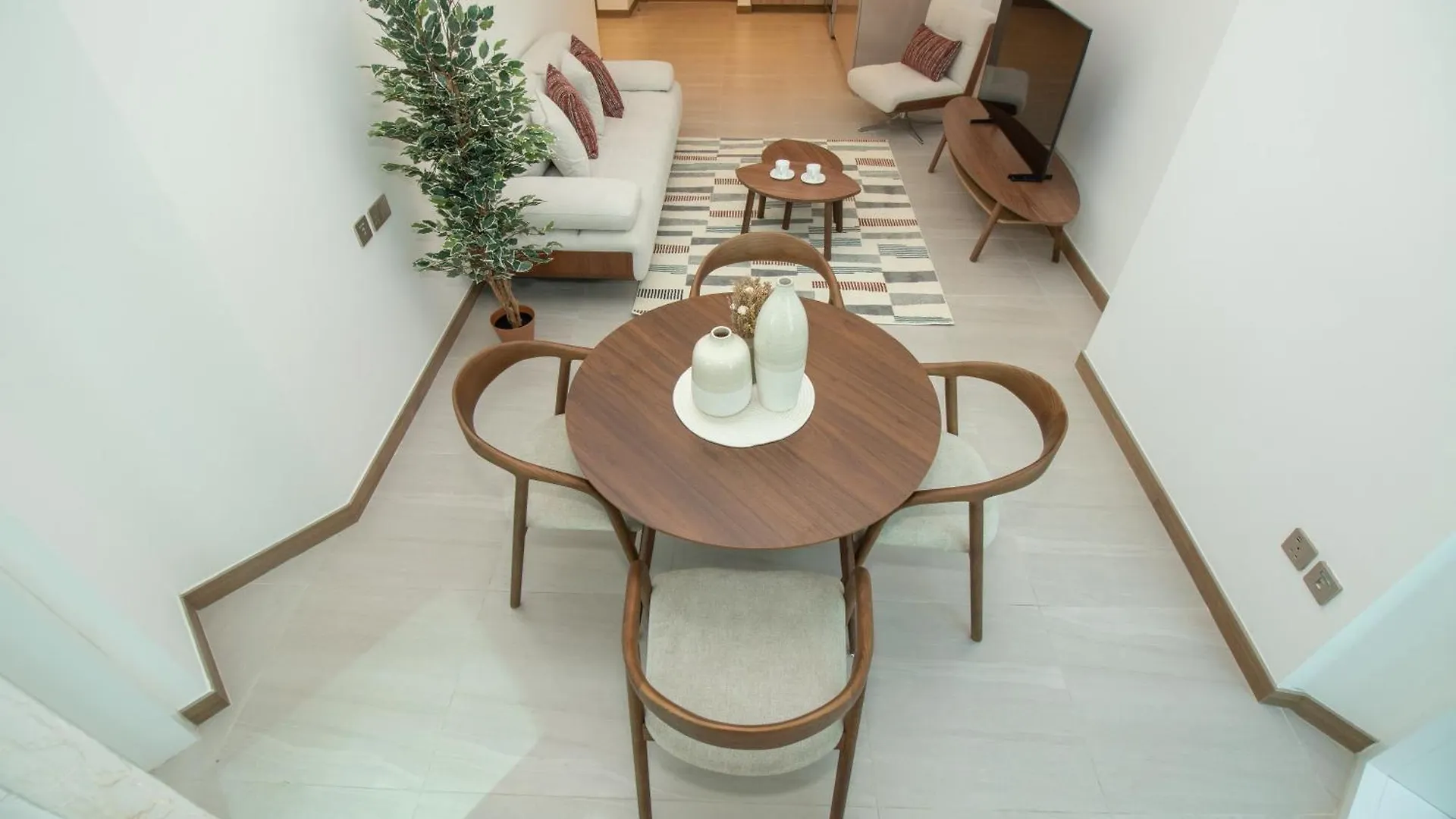 Stylish One Bedroom Apartment Oasis At Missoni Tower , Business Bay, Дубай ОАЭ