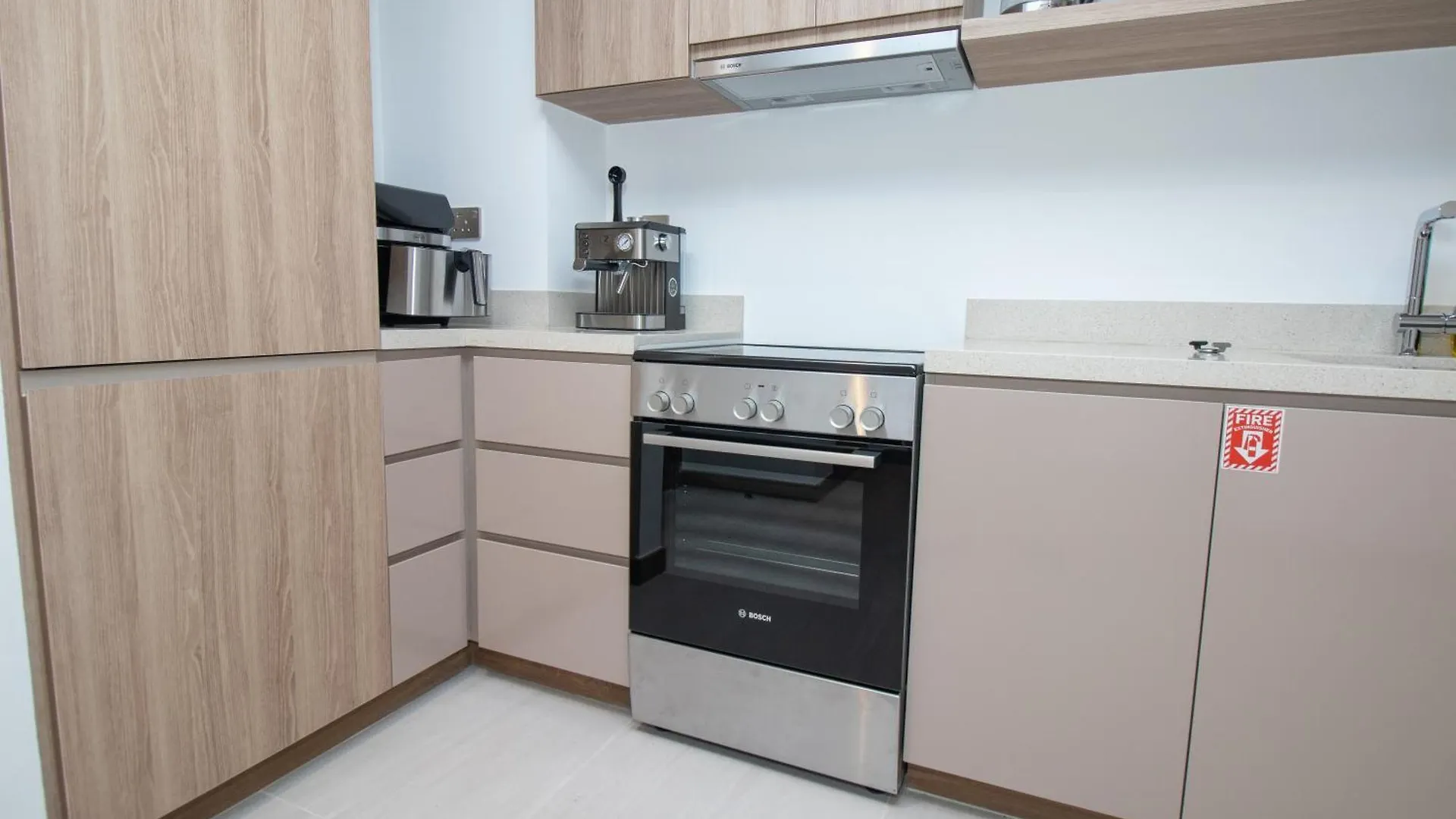 Stylish One Bedroom Apartment Oasis At Missoni Tower , Business Bay, Дубай ОАЭ