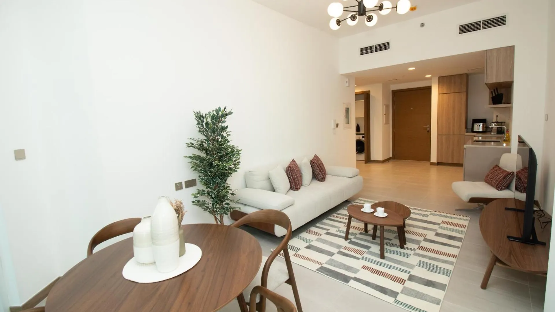 Stylish One Bedroom Apartment Oasis At Missoni Tower , Business Bay, Дубай