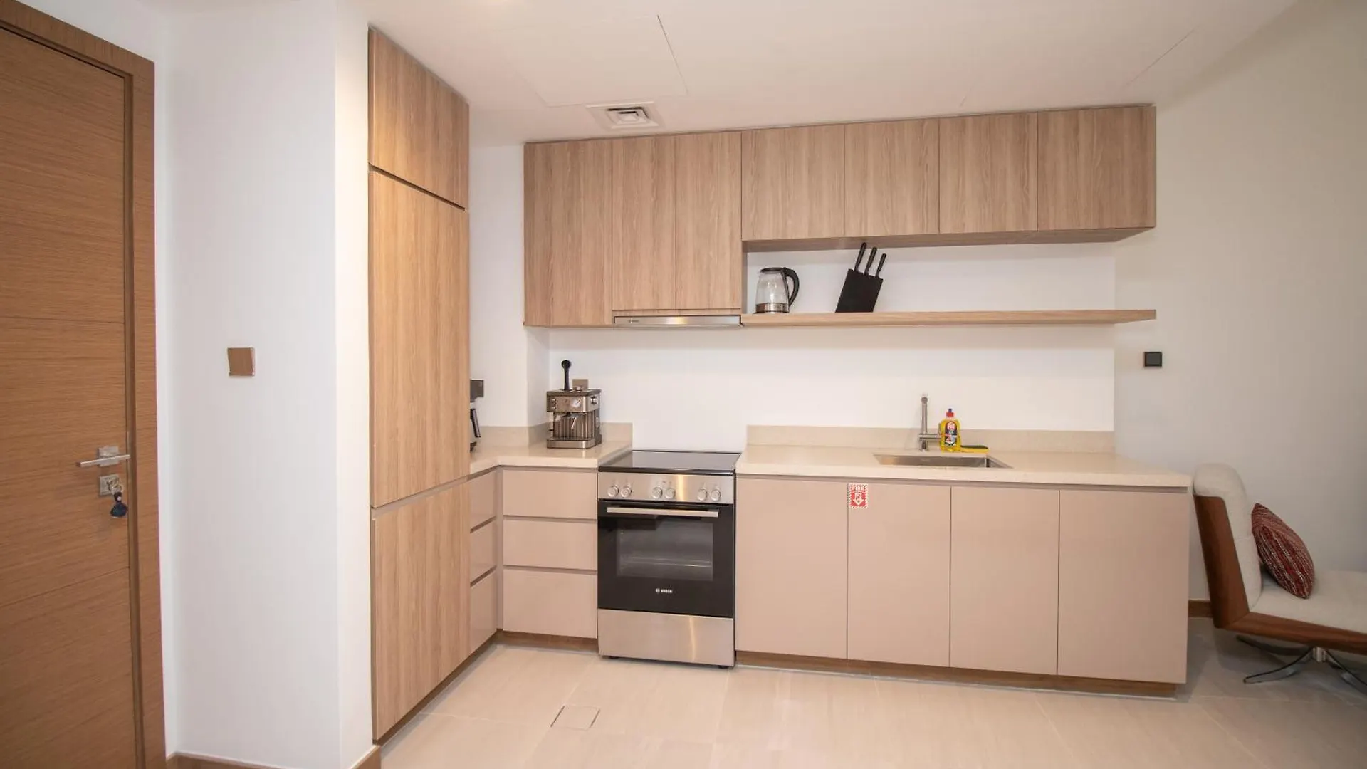 Stylish One Bedroom Apartment Oasis At Missoni Tower , Business Bay, Дубай