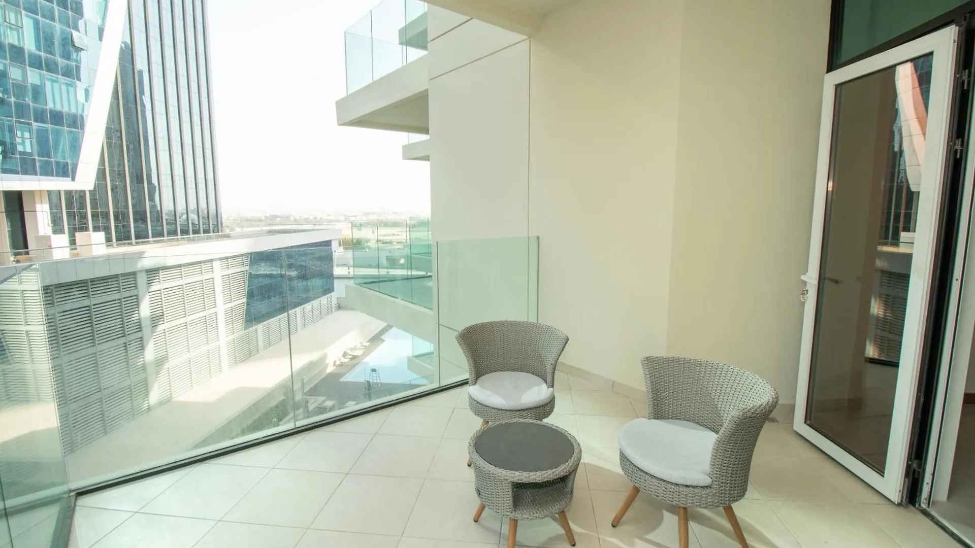 Stylish One Bedroom Apartment Oasis At Missoni Tower , Business Bay, Дубай
