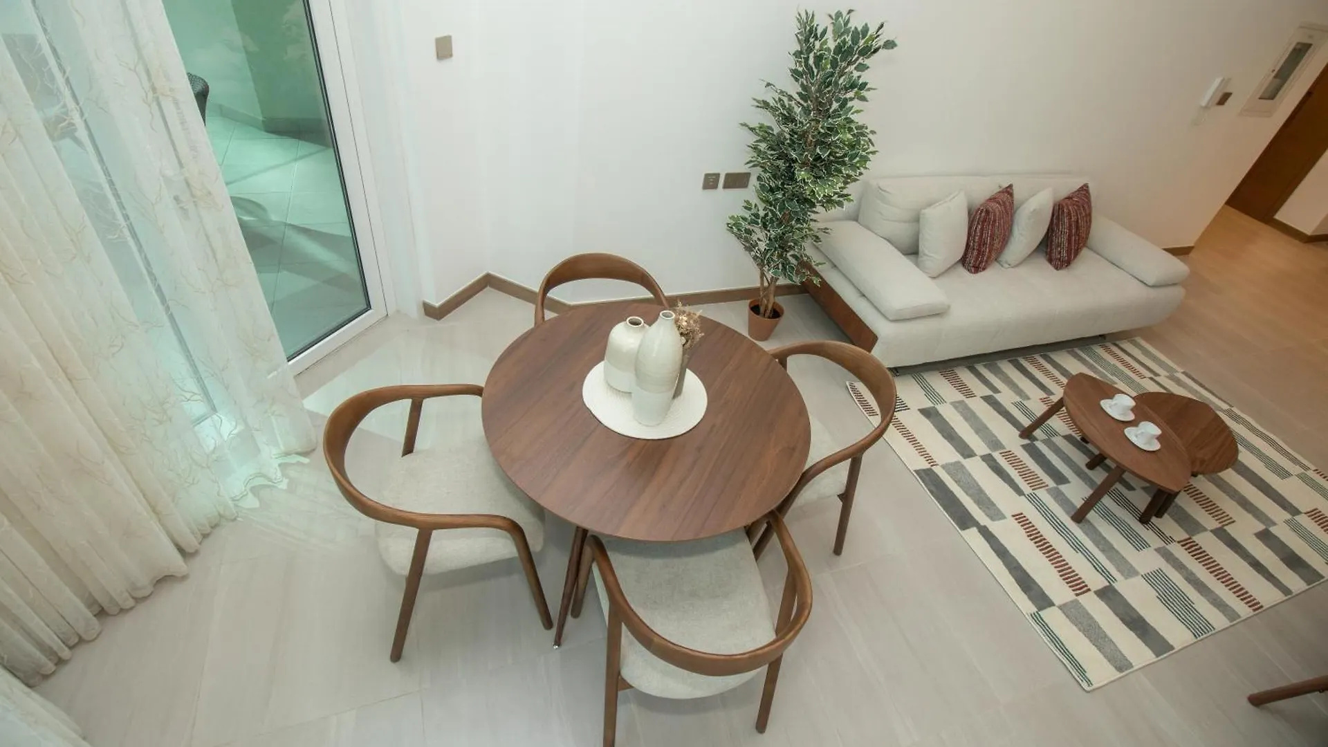 Stylish One Bedroom Apartment Oasis At Missoni Tower , Business Bay, Дубай