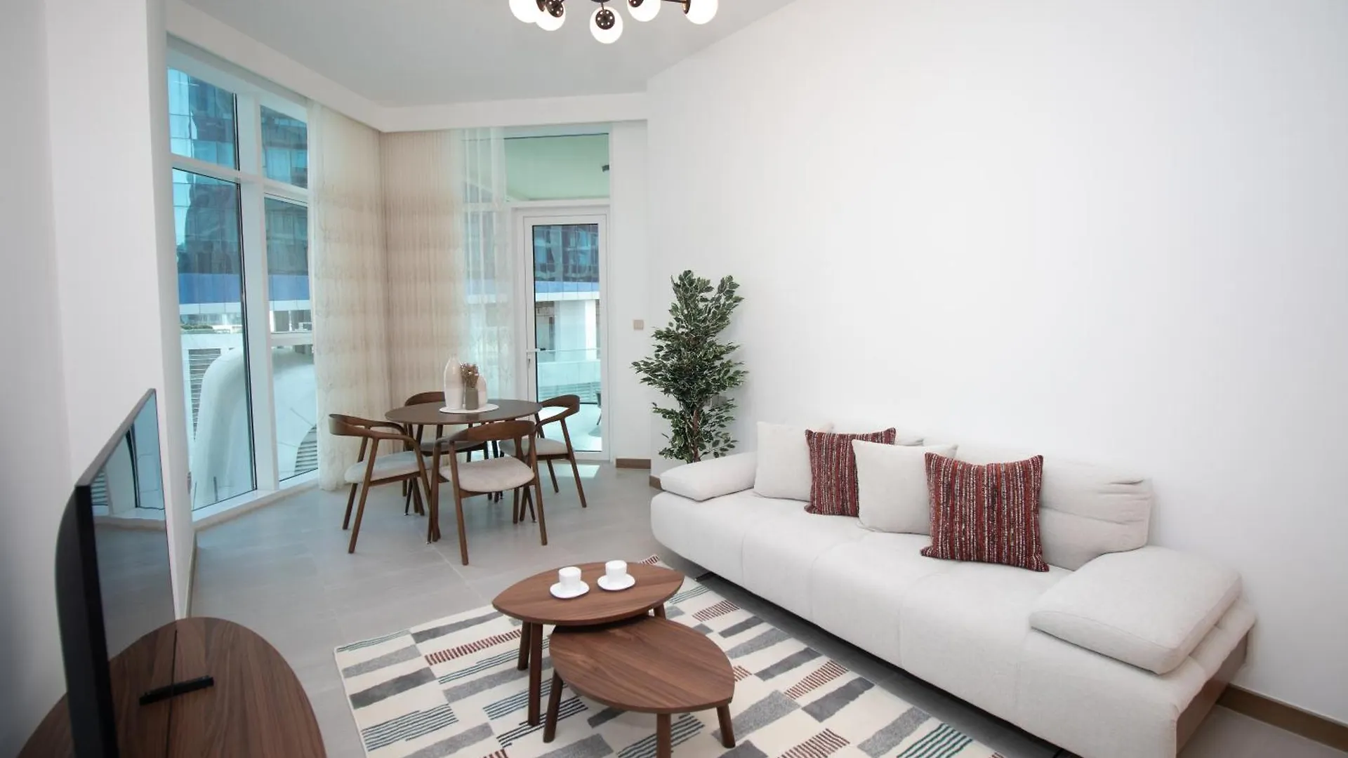 Stylish One Bedroom Apartment Oasis At Missoni Tower , Business Bay, Дубай